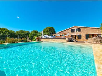 Вилла Villa Barcares Petit, piscina, jardines junto a playa en Alcudia