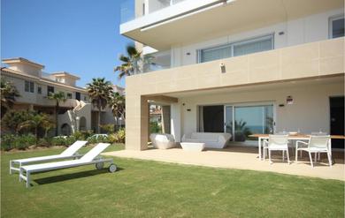 Апартаменты Amazing Apartment In Estepona With 3 Bedrooms, Outdoor Swimming Pool And Heated Swimming Pool