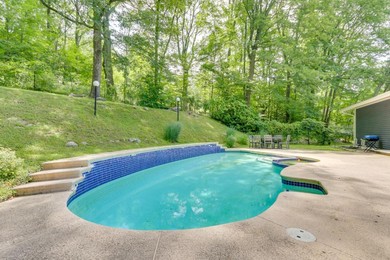 Hotel New Milford Lakefront Home Deck, Pool and Dock!