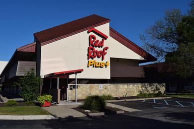 Отель Red Roof Inn PLUS+ University at Buffalo - Amherst
