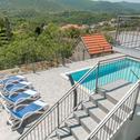 Hotel Vacation house with the pool near river Cetina