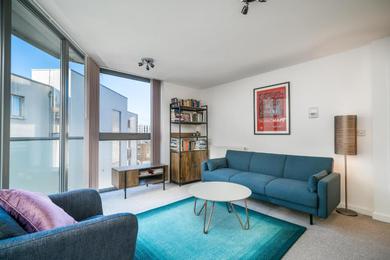 Apartments Stylish 1-bed flat w/ private balcony in Canary Wharf, East London
