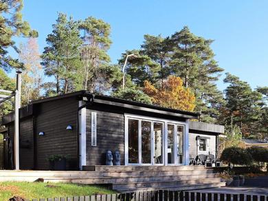 6 person holiday home in MELLBYSTRAND