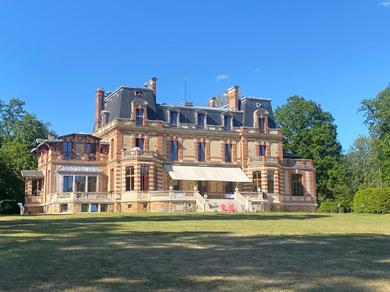 Apartments Château de Crènille