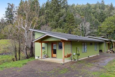 Дом отдыха 2 Bed 1 Bath Vacation home in Gold Beach