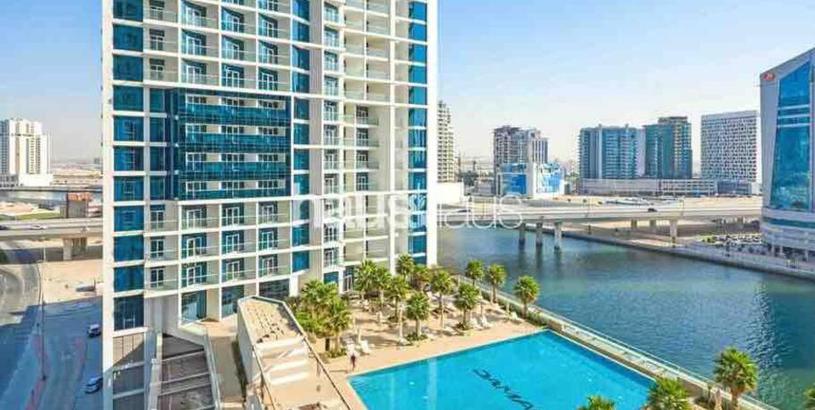 Apartments Alluring studio on Dubai Canal in Damac Prive