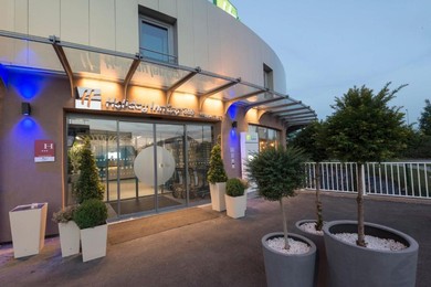 Отель Holiday Inn Express Paris - Velizy, an IHG Hotel