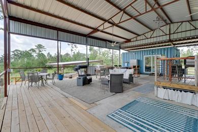 Hotel Pet-Friendly Bastrop Container Home Near Hiking!