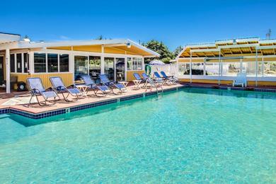 Курорт Beachwood Condos & Resort