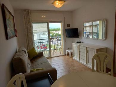 Beautiful Apartment center of Roses 1 Minute from the Beach