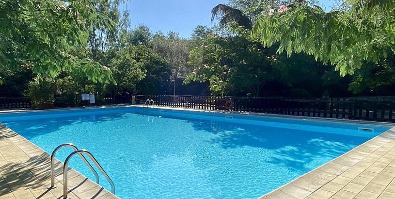 Apartments Fattoria la Marsiliana Villa Sleeps 4 with Pool and Air Con
