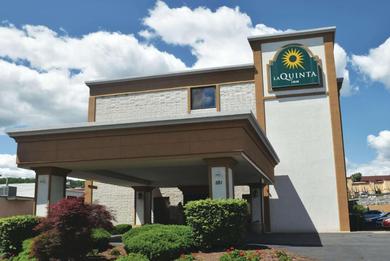 Отель La Quinta Inn by Wyndham Binghamton - Johnson City