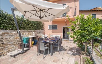 Дом отдыха Amazing Home In Borgo Doneglia With Wifi And 2 Bedrooms