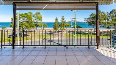 Holiday home Boasting some of Bribie's Best Waterviews
