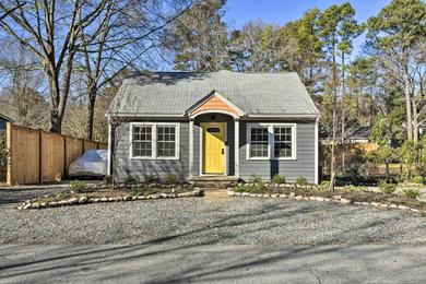 Holiday home Renovated Carrboro House with Deck and Fire Pit!