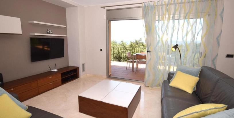 Apartments Comfortable apartment in Castell d Aro with terrace