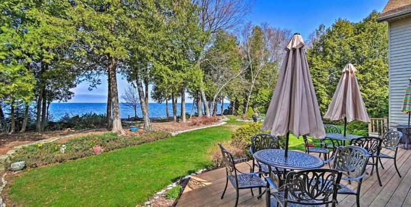 Holiday home Sturgeon Bay Hideaway with Direct Water Access!
