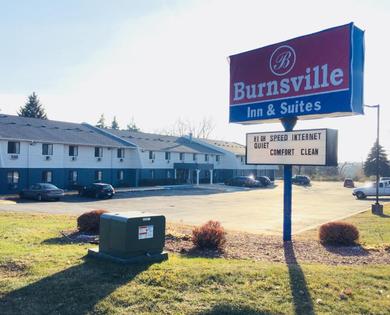 Отель Burnsville Inn & Suites