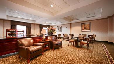 Отель Riverview Inn & Suites