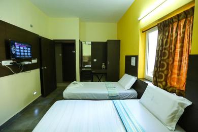 Отель Season 4 Residences -Thiruvanmiyur Near Tidel park Apollo Proton cancer center and IIT Madras Research Park