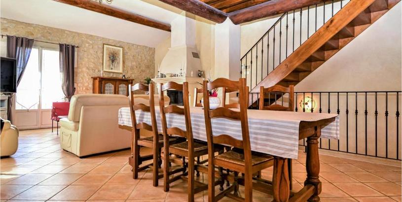 Holiday home Amazing home in Boulbon with 4 Bedrooms, WiFi and Outdoor swimming pool