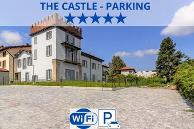 The castle - Parking & self check-in