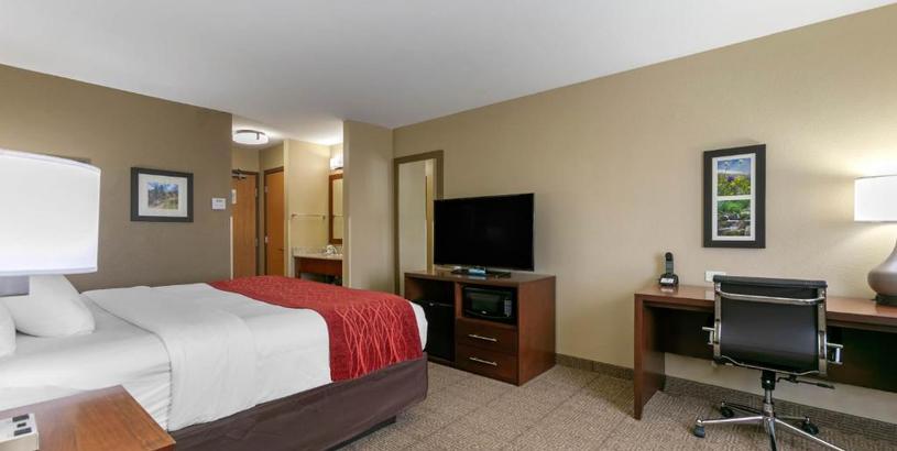 Отель Comfort Inn Near University of Wyoming