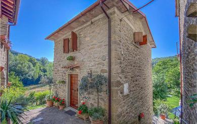 Nice home in Caprese Michelangelo with 1 Bedrooms and WiFi