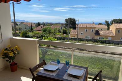 Апартаменты Ideally located in Bandol ! Studio 4 pax - small seaview & private parking