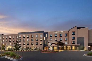 Отель Courtyard by Marriott Petaluma Sonoma County
