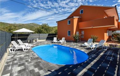 Holiday home Stunning home in Dugopolje with Outdoor swimming pool, WiFi and 2 Bedrooms