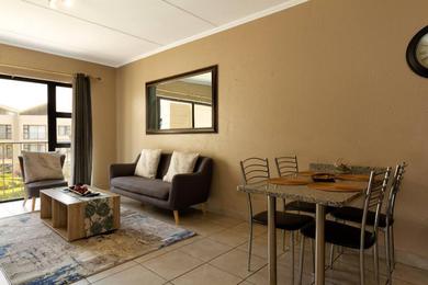 Апартаменты Alimama Spaces: Cosy Apartment @ Ihita Residences