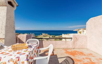 Stunning apartment in St, Teresa di Gallura with Outdoor swimming pool and 1 Bedrooms