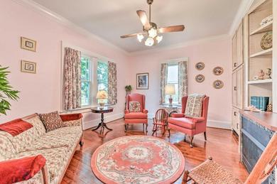 Holiday home Elegant and Spacious Retreat about 18 Mi to Lake Norman!