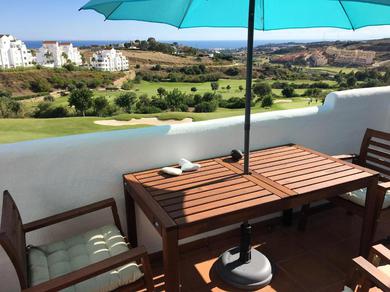 Apartment with 2 bedrooms in Estepona with wonderful sea view shared pool furnished terrace 8 km from the beach
