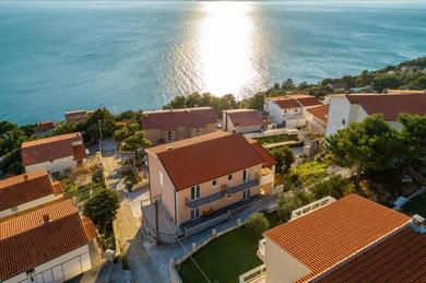Apartments Family friendly apartments with a swimming pool Stanici, Omis - 18676