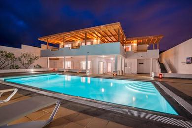 Villa Villa Dedalos - A luxury large villa with a heated pool in Puerto Calero