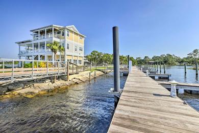 Apartments Cheerful Condo with Community Pool and Boat Dock!
