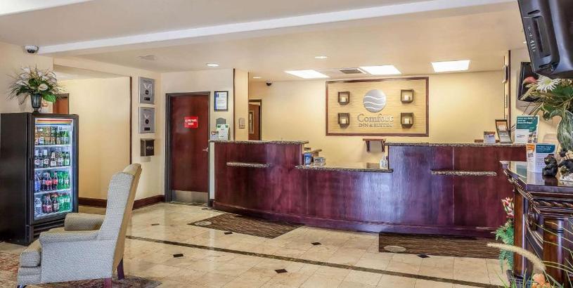 Отель Comfort Inn & Suites Airport Reno