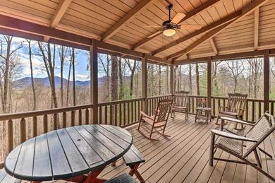 Holiday home Private Sapphire Valley Resort Cabin with MTN Views!