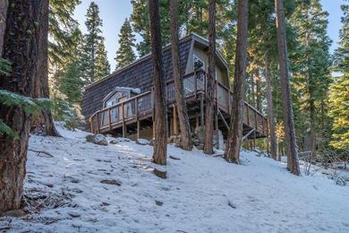 Holiday home Sutter by AvantStay - Cozy Tahoe Solitude Cabin In Serene Forest Setting