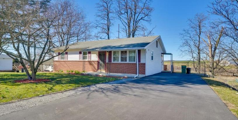 Holiday home Convenient Hummelstown Home with Deck!