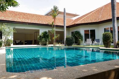 Вилла Luxury 4 bhk villa + private pool