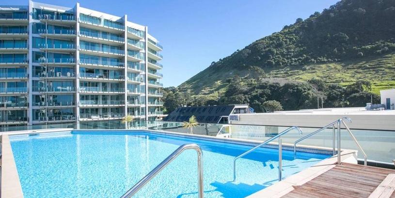 Apartments Luxury Ocean & Harbour Views - Heated Pool, Main Beach & Gym