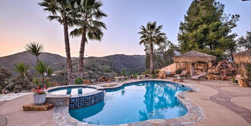 Holiday home Luxe Escondido Home with Private Pool and Hot Tub