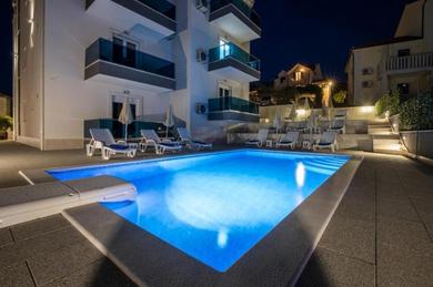 Apartments Apartments Dragan - with pool and seaview