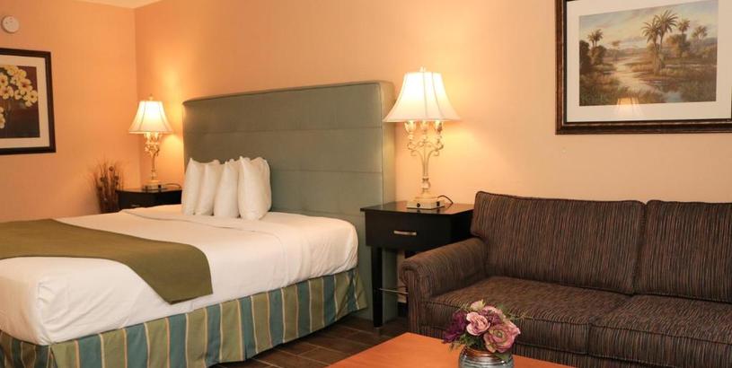 Отель Shining Light Inn & Suites