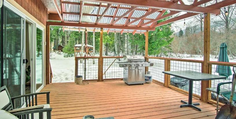Holiday home Secluded Riverfront Cabin Rental in Easton!