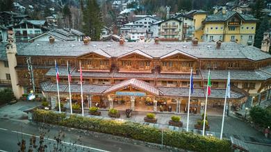 Отель iH Hotels Courmayeur Mont Blanc