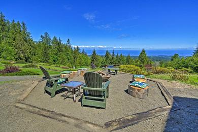 Holiday home Picturesque Port Angeles Cabin with Fire Pit!
